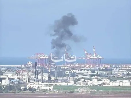 (ویدئو) حمله موشکی ایران به پالایشگاه حیفا