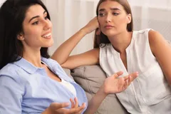 ۱۱ رفتاری که باعث می‌شود دیگران بلافاصله از شما بدشان بیاید