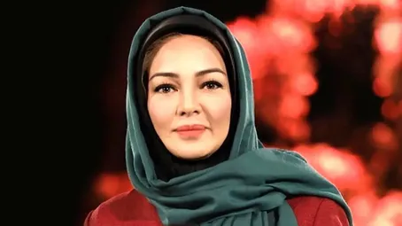 ⁨ (ویدئو) آشتی رزیتا غفاری و امین حیایی پس از ۳۰ سال؛ قرار بود امین حیایی نقش همسرم در «بامداد خمار» باشد!