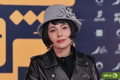 (عکس) استایل مشکی «ونوس کانلی» در اکران بچه مردم؛ کت چرم و دامن