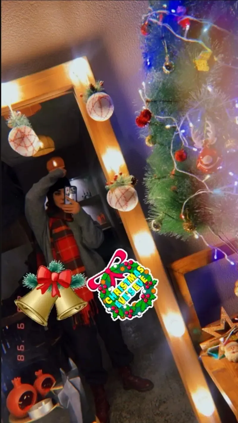 عکس کریسمسی الهام اخوان