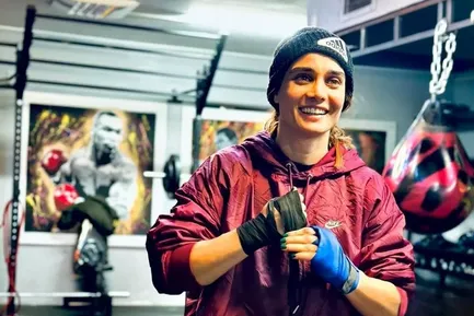 (عکس) سحر قریشی و تینا آخوندتبار در باشگاه بوکس