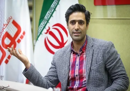 (عکس) قرار دعوای جواد قارایی و یک سلطنت‌طلب در حصارک کرج!