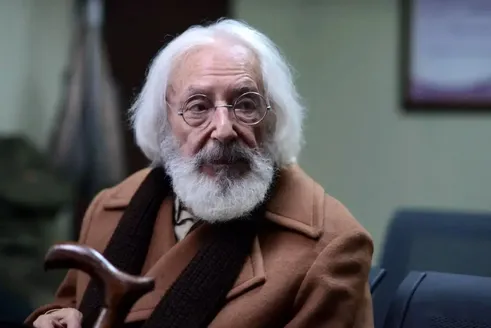 (عکس) تونل زمان؛ «جمشید مشایخی» در ۳۶ سالگی در کنار «گوگوش»؛ سال ۴۹