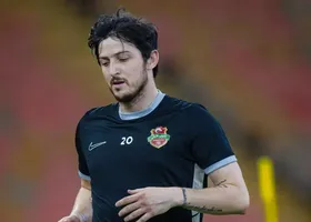 (ویدئو) حمله مجریان تلویزیون به سردار آزمون