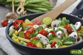 سبزیجات خام سالم‌ترند یا سبزیجات پخته؟ مصرف سبزیجات به چه شکلی به سلامت ما بیشتر کمک می‌کند؟