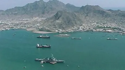 یمن تنگه باب المندب را می‌بندد