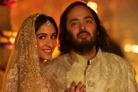 دعوت‌نامه‌ای از طلا و نقره؛ مهمانان بزرگترین جشن عروسی سال چگونه دعوت شدند؟