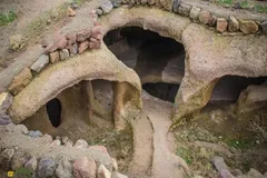 حیله‌ور تبریز؛ عجیب‌ترین روستای ایران که برای فرار از سرما و راهزنان خانه‌های آن زیر زمین بنا شده است