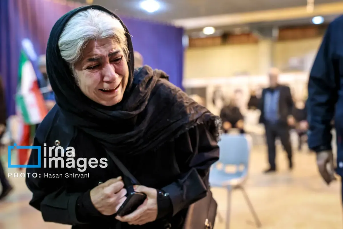 تدفین پیکر شهدای جنگ در بهشت زهرا