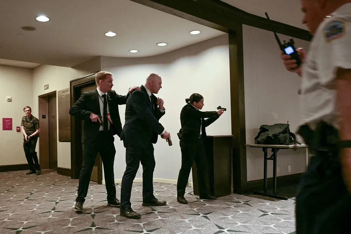 حمله به محل نشست ترامپ