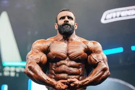 ویدئو | شوخی بامزه هادی چوپان با مجری مسترالمپیا و آرنولد کلاسیک