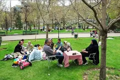 (تصاویر) سیزده به در زیر سایه حمله هوایی