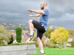 اگر بدانید چه فوایدی در انتظارتان هست، سعی می‌کنید روزی چندبار روی یک پا بایستید!