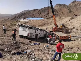 (ویدئو) سقوط اتوبوس به ته دره در جاده دماوند؛ ۴ نفر جان‌ باختند