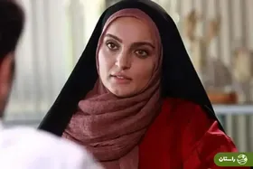 عکس هنری بیتای سریال آوای باران در یک کافه