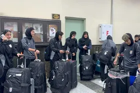 (تصاویر) تیم ملی فوتبال بانوان وارد ایران شد