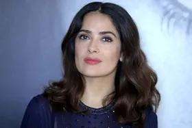 پیشنهاد بی شرمانه ترامپ به سلما هایک در حضور نامزدش!