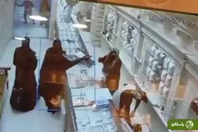 فیلم عملیات دستگیری ۶ سارق طلافروشی در قشم؛ بازگشت ۸ کیلو طلا به مالباخته