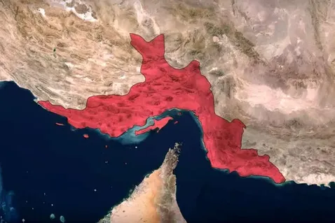 (عکس) حمله به کشتی تایلندی در تنگه هرمز