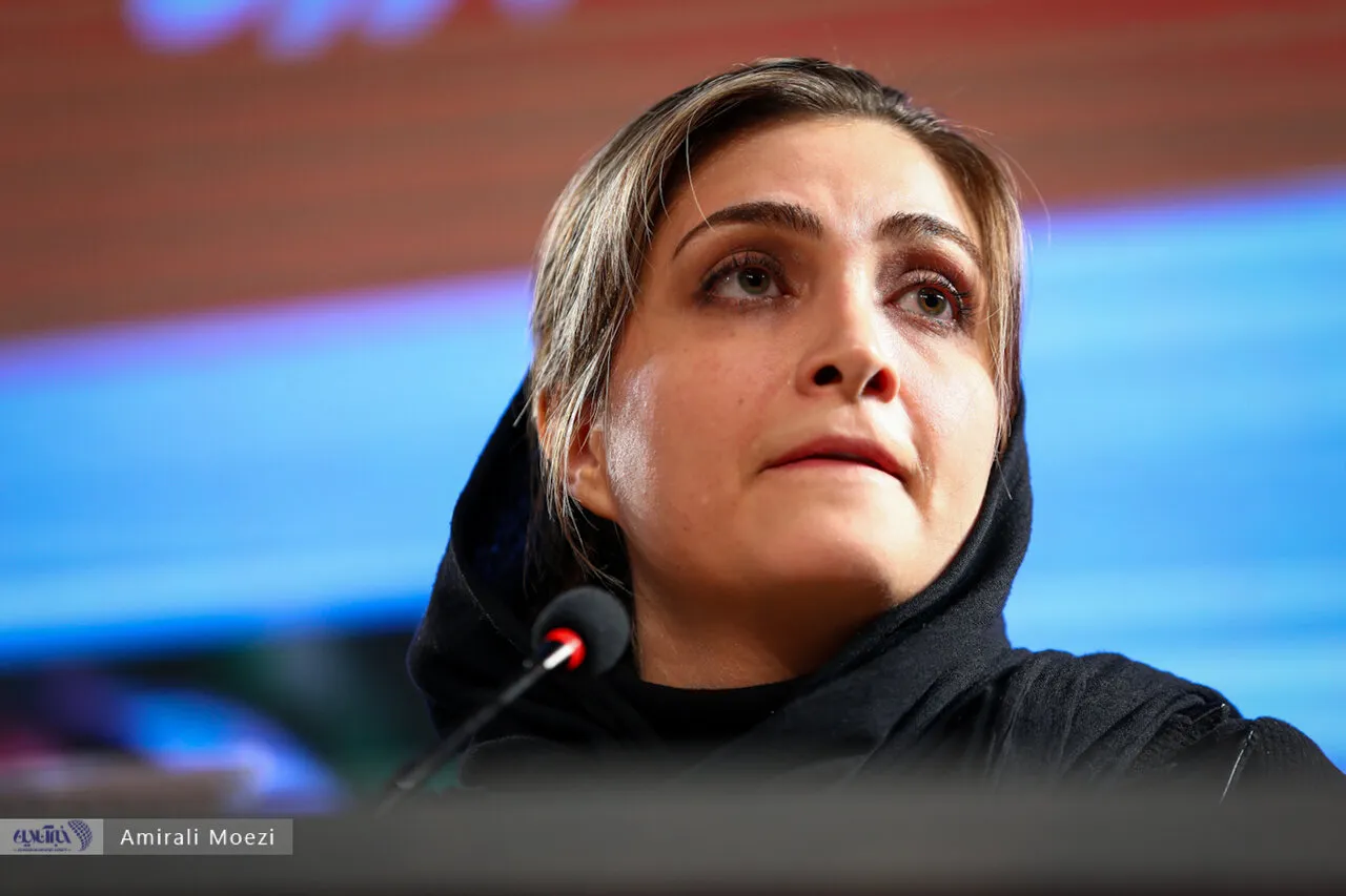 الناز ملک در نشست فیلم «خیابان جمهوری» در جشنواره فیلم فجر