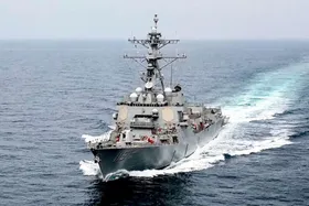 اعزام ناوشکن و هواپیمای شناسایی الکترونیک آمریکا به خاورمیانه