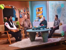 (عکس) خیابانی امشب بدون کفش در تلویزیون ظاهر شد!