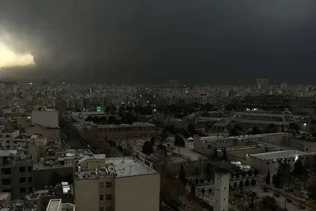  تهران تاریک شد | هشدار هلال احمر نسبت به باران اسیدی در تهران + تصاویر