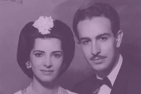 (عکس) تونل زمان؛ حراج لباس‌های شمس، خواهر محمدرضا پهلوی در کرج؛ اسفند ۵۷