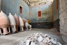 عکس |‌ شگفتی و کشفی جدید در شهر سوخته پمپئی؛ اتاقی آبی با نقاشی‌های زنان