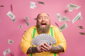 معمای خوشبختی؛ پول بیشتر ما را خوشحال می‌کند یا رضایت شغلی؟