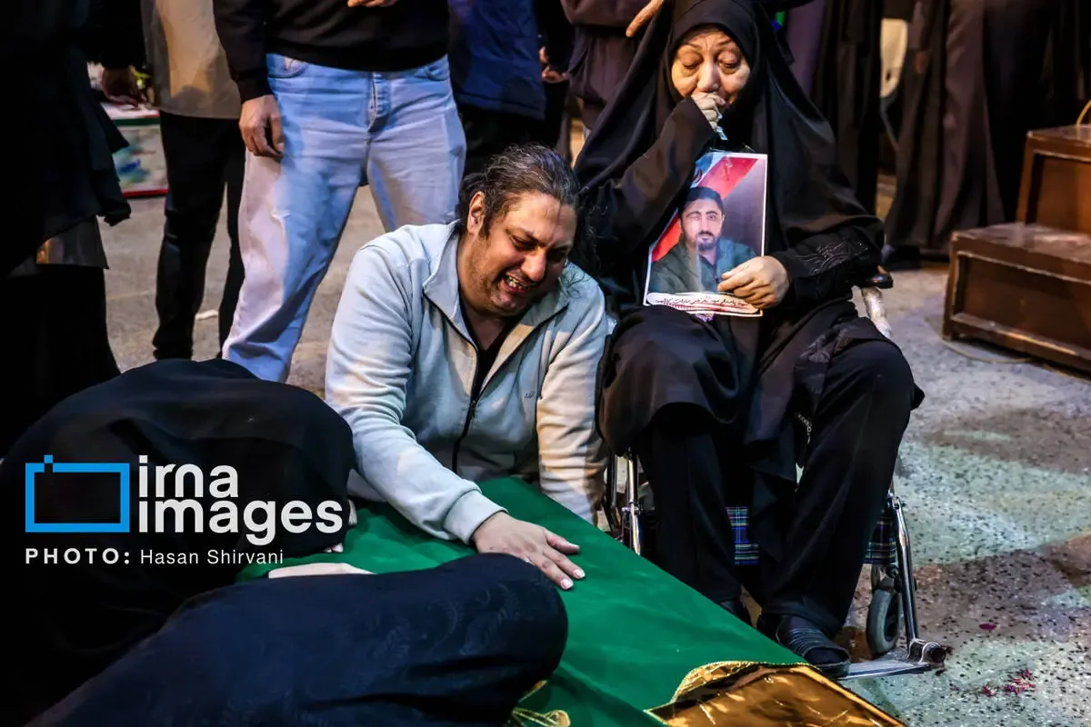 تدفین پیکر شهدای جنگ در بهشت زهرا