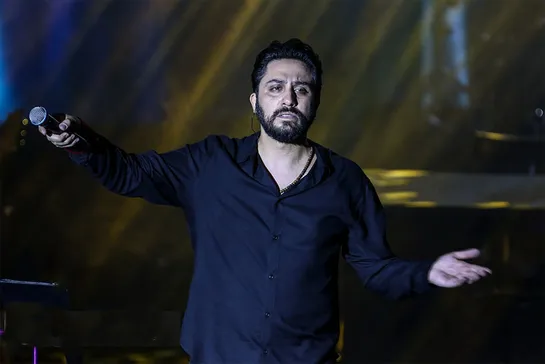 (ویدئو) استفاده صداوسیما از نام و آهنگ خواننده‌ای که سال‌ها ممنوع‌الکار بود