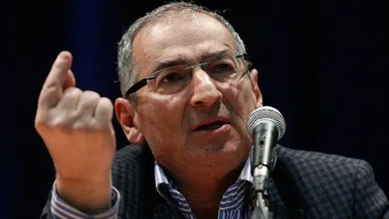 زیباکلام: نظام سقوط نمی کند | این تصور واهی طرفدران پهلوی است