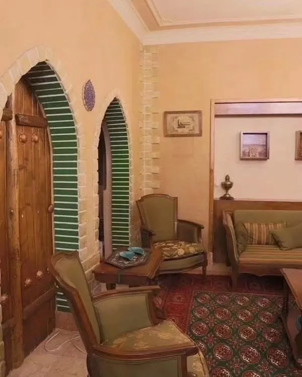 اقبال واحدی مجری تلویزیون و خانه لوکسش اقبال واحدی مجری تلویزیون و خانه لوکسش