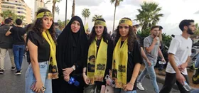 تصویر خبرساز آمنه سادات ذبیح‌پور در کنار دختران بی‌حجاب لبنانی