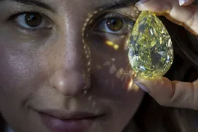 این الماس شگفت انگیز حراج می‌شود