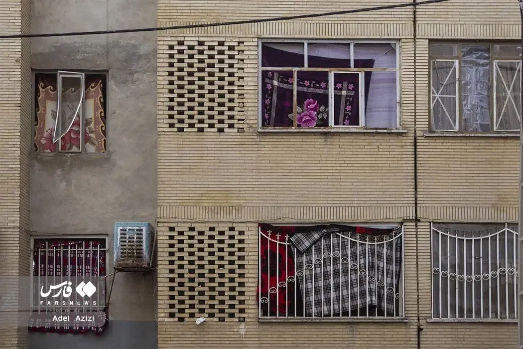 خسارت حمله هوایی به مجتمع مسکونی نارنجستان اراک