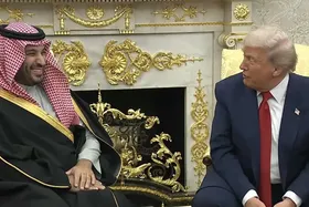 (ویدئو) رفتار عجیب محمد بن‌سلمان در هنگام سخنان ترامپ درباره حمله به مراکز هسته‌ای ایران!