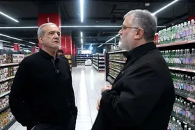 (ویدئو) بازدید میدانی پزشکیان از یک فروشگاه زنجیره‌ای رفاه در تهران