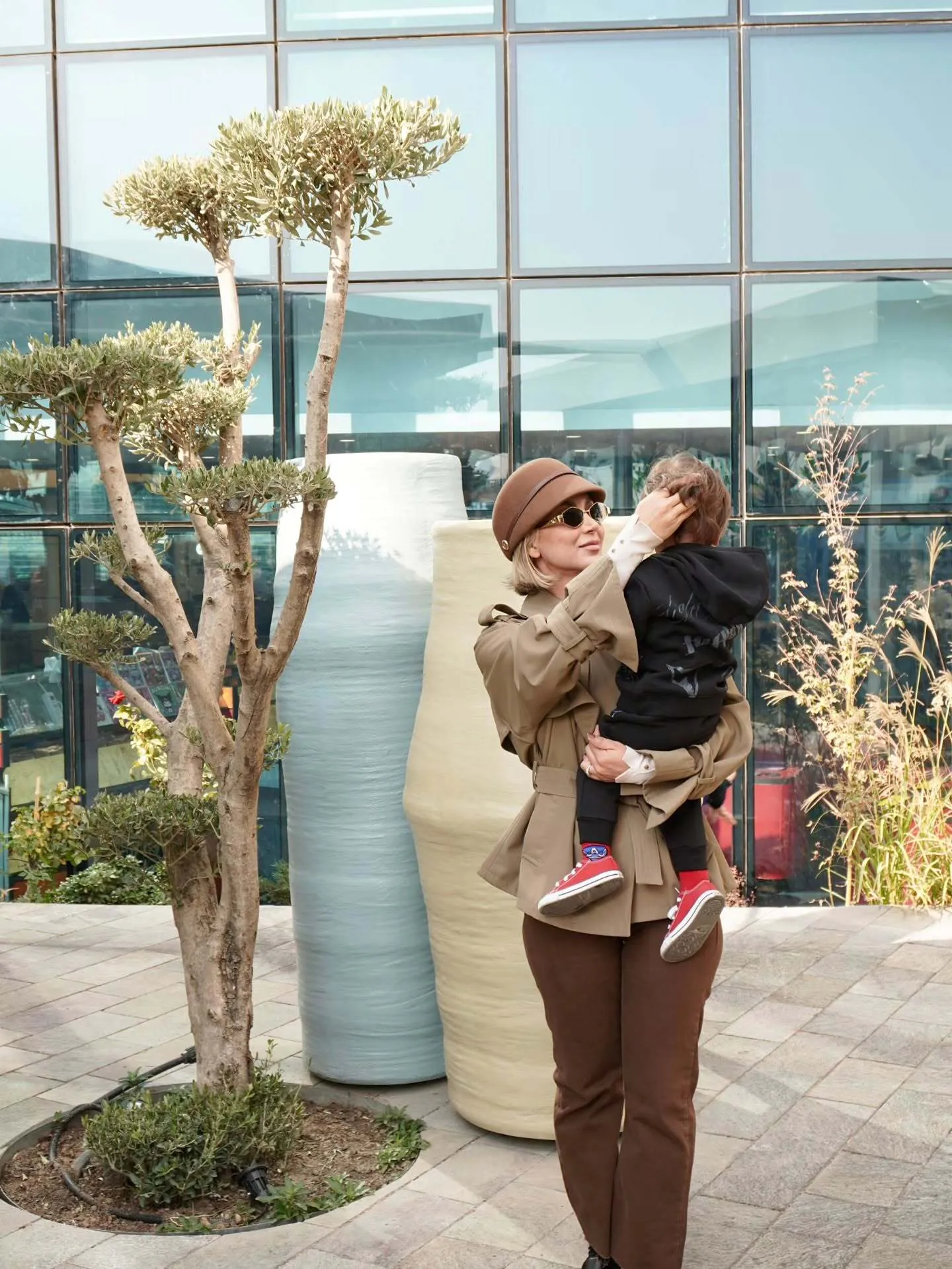 مینا مختاری و بهرام رادان و فرزندشان مینا مختاری و بهرام رادان و فرزندشان