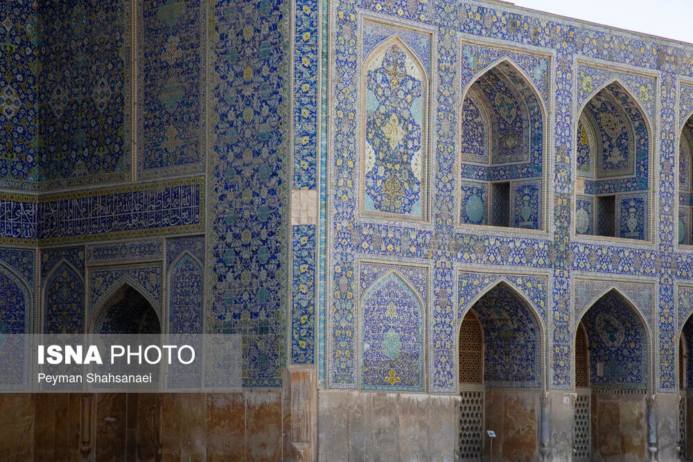 تخریب مسجد امام اصفهان در اثر تجاوز هوایی