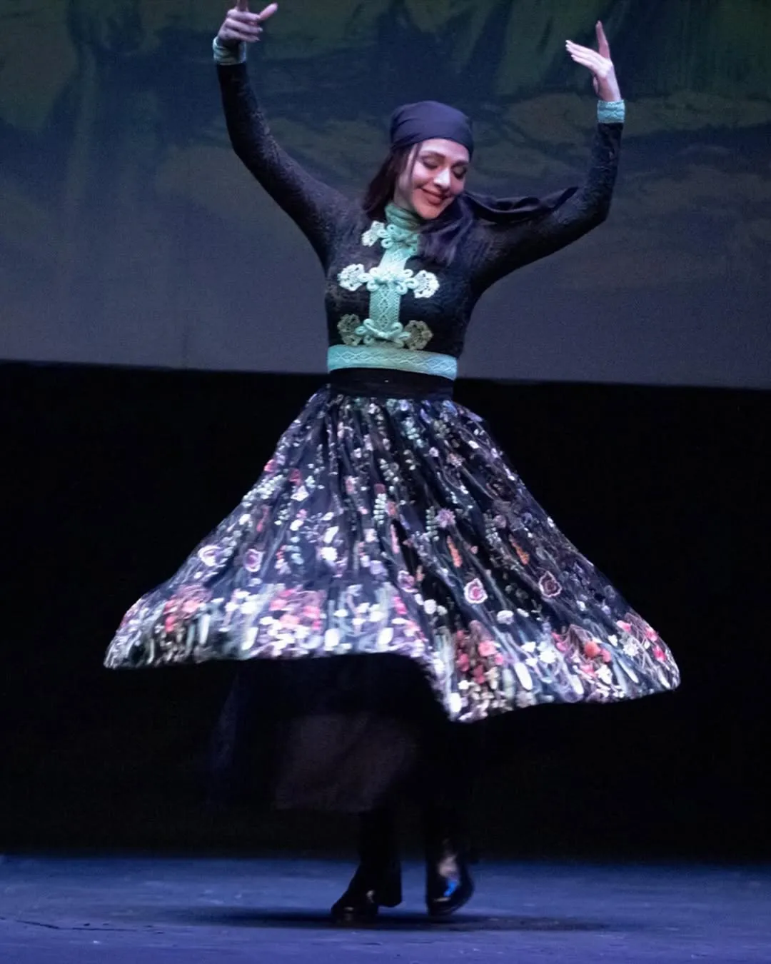 المیرا دهقانی در یک نمایش