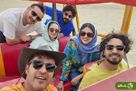 عکس | سلفی  بیتا (ماهور الوند)، فرزاد (مهرداد صدیقیان) و اشکان (مجتبی پیرزاده) سریال «جان سخت» در گرجستان