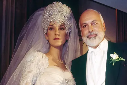 همه‌چیز درباره لباس عروسی دیوانه‌وار سلن دیون؛ تاج کریستالی ۲٬۰۰۰ سنگی که سرش را زخمی کرد!