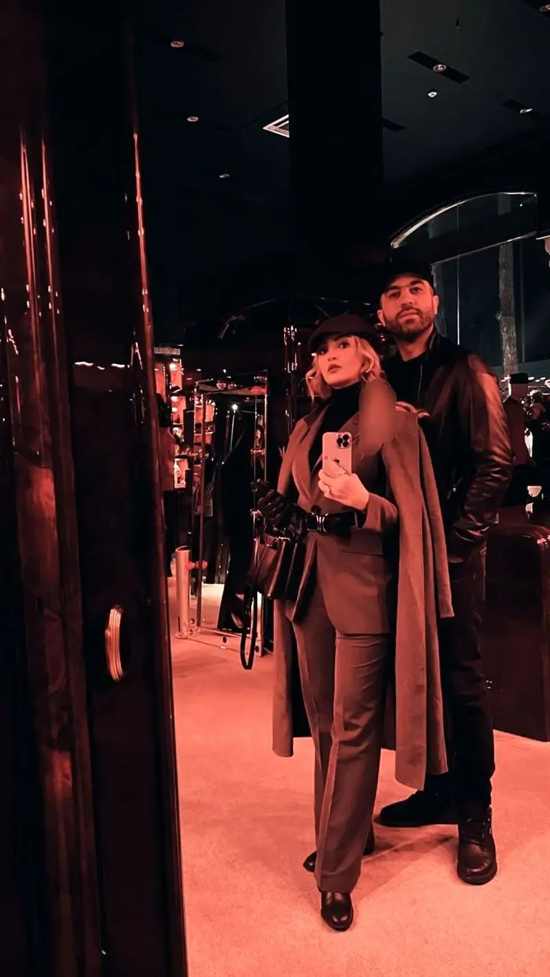 استایل تازه نیلوفر پارسا در کنار شوهرش