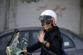 تصاویر جالب رسانه خارجی از موتورسواری زنان ایرانی