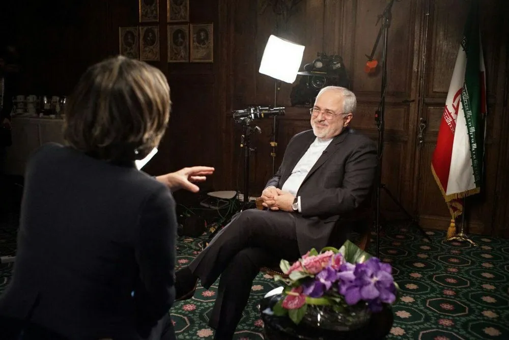 بیوگرافی کریستین امان پور