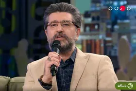 ویدئو | اجرای تیتراژ نوستالژی «متهم گریخت» توسط امیرحسین مدرس در برنامه ۱۰۰۱