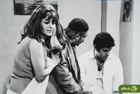 عکس | تونل زمان؛ دریافت تندیس نقش اول توسط فخری خوروش در نایت کلاب سینما ونک؛ سال ۱۳۵۰